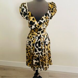 BETSEY JOHNSON LEOPARD PRINT 100% SILK SHORT SLEEVES FIT AND FLARE DRESS SIZE 10